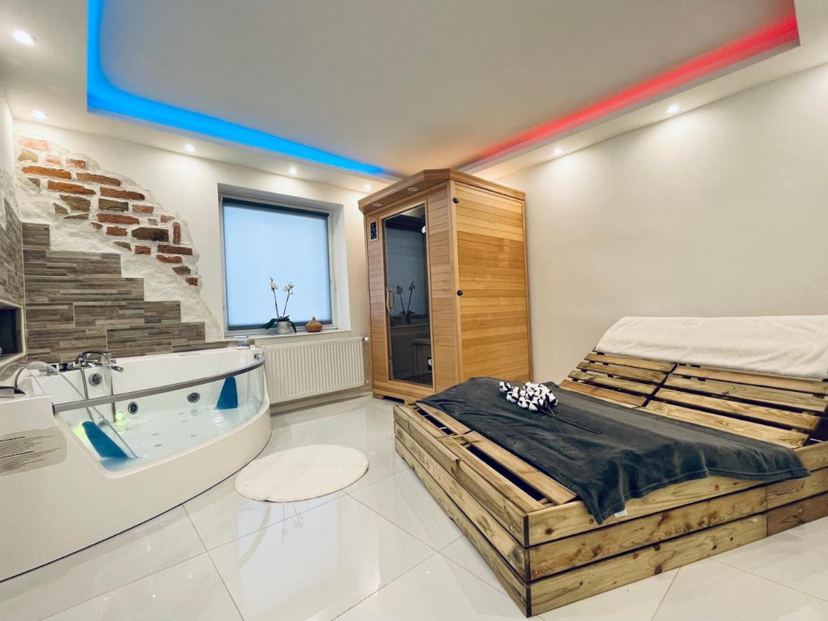 Luxe Apartments 류토메르 외부 사진