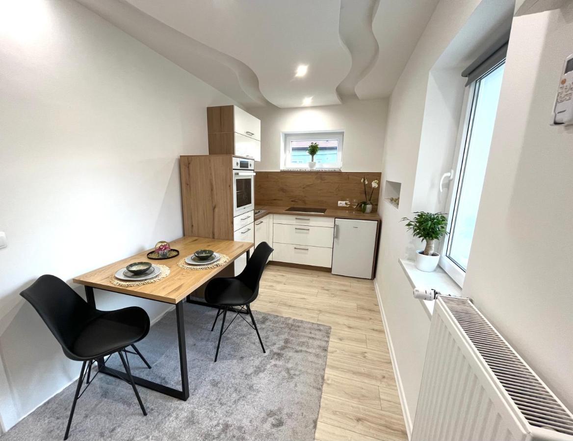 Luxe Apartments 류토메르 외부 사진