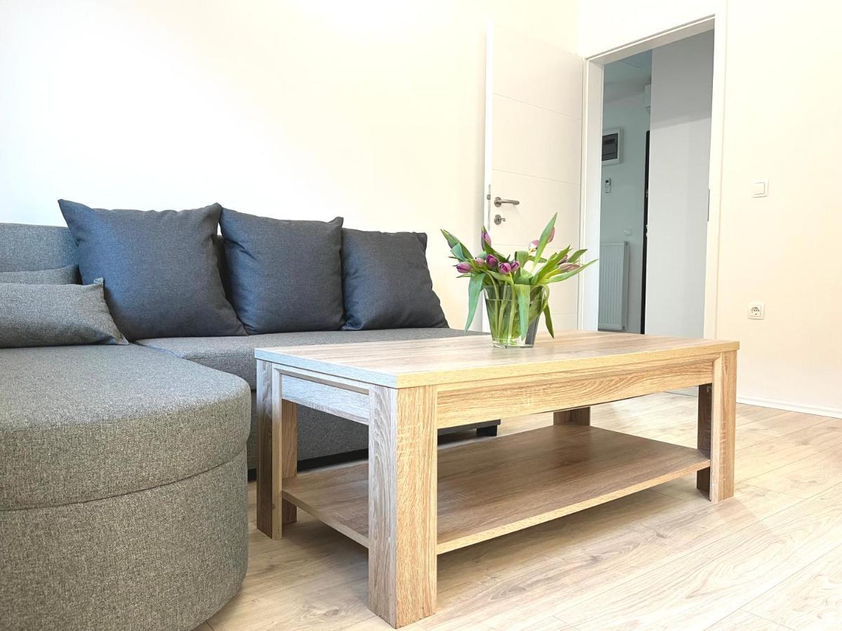 Luxe Apartments 류토메르 외부 사진